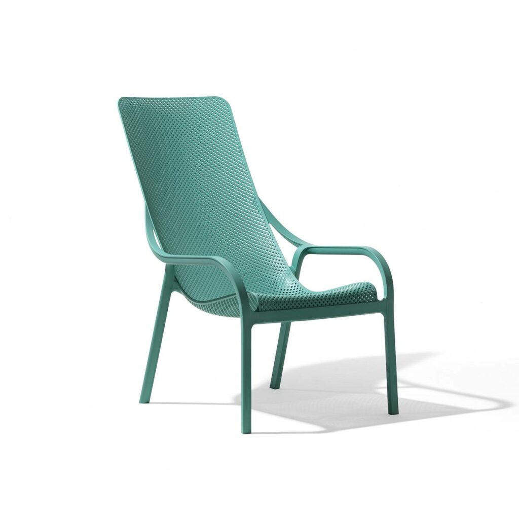 Relax in Style with the Net Lounge Chair - Perfect for Poolside Comfort